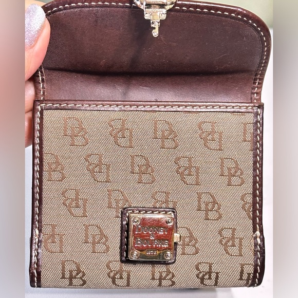 Dooney & Bourke Small Bifold Coin Wallet Brown Leather Vintage Logo . - Picture 5 of 13